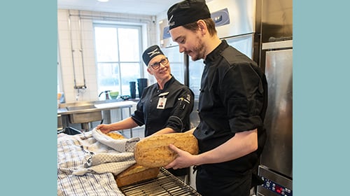 Kockarna Ewelyn och Christoffer p&aring; Nannaskolan